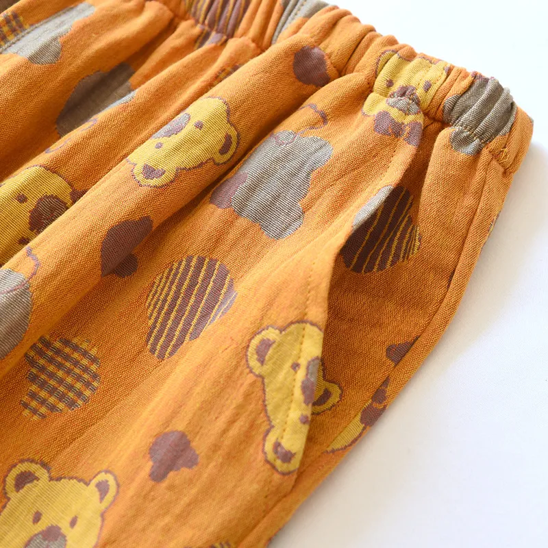 Traje de pijama holgado con solapa de jacquard tejido. Disfruta de la comodidad y el estilo relajado para noches tranquilas y momentos de descanso.