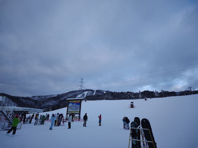 RAV4の真正面ショット・洗車・スノーボード・ヨコハマタイヤ・2月もよろしくお願いしますに関するカスタム事例の投稿画像4枚目