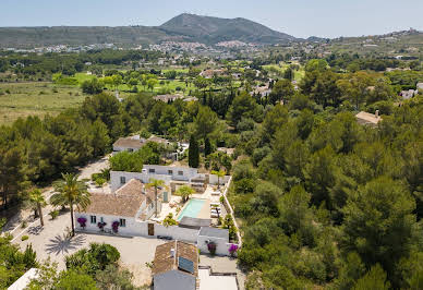 Villa with pool and terrace 2