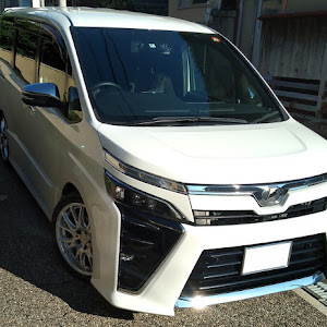 ヴォクシー ZWR80W