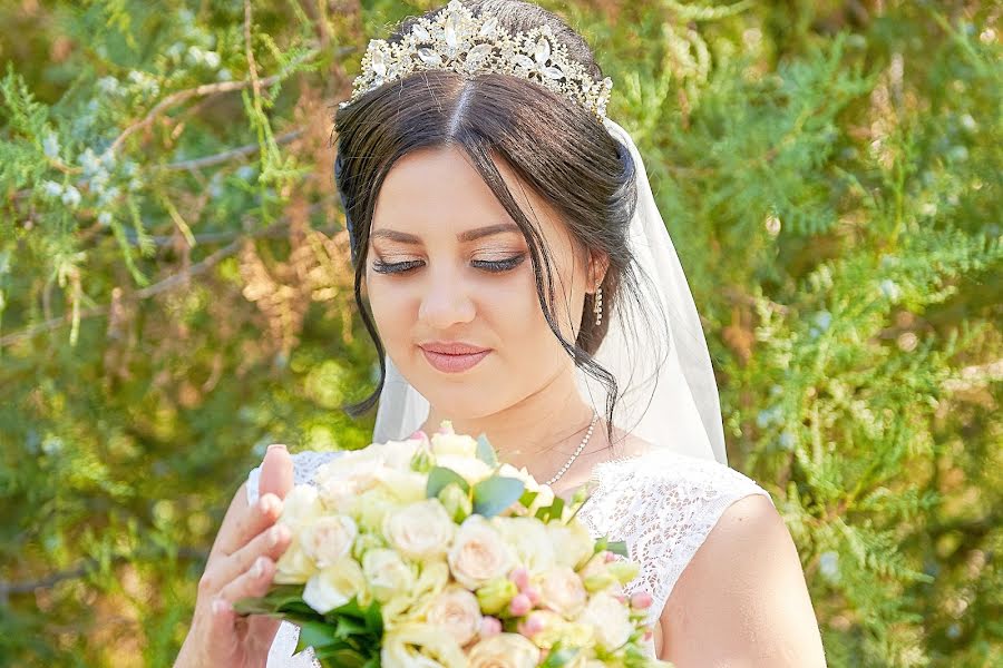 Fotógrafo de casamento Anzhella Starkova (starkova). Foto de 15 de setembro 2018