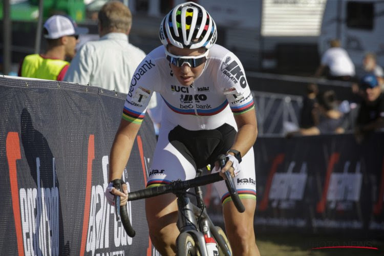 Sanne Cant triomfeert in Meulebeke, Belgische veldrijdsters heersen in Berencross