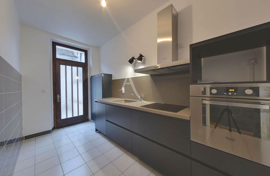 Location  appartement 4 pièces 102.58 m² à Sens (89100), 960 €