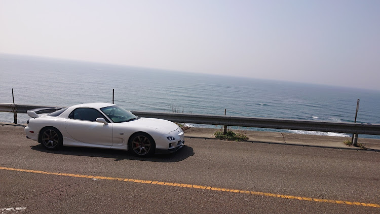 RX-7の穏やかな日本海・晴天ドライブ気持ちいい・気晴らしドライブに関するカスタム事例の投稿画像1枚目