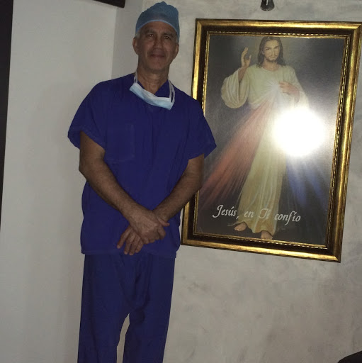 Dr Ricardo Anibal