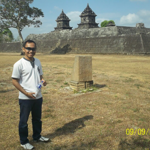 Eko Syahputra Tarra Lozhang