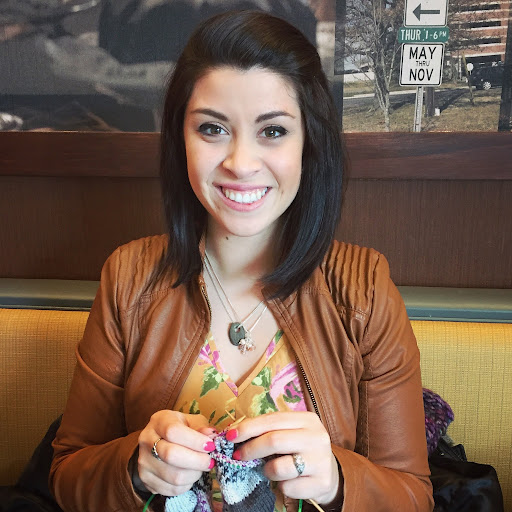 Bad Wolf Girl Sits & Knits