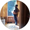 R Lynn's profile image