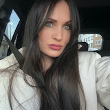 Алёна Ли