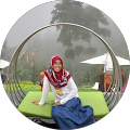 review Tutiek Hayati