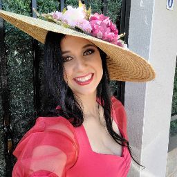 Rosa M Fernández