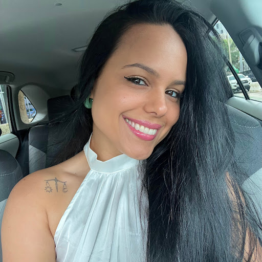 Laura Gomez
