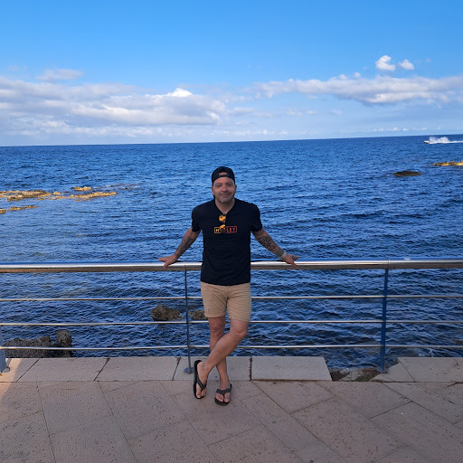 Leo Rojas