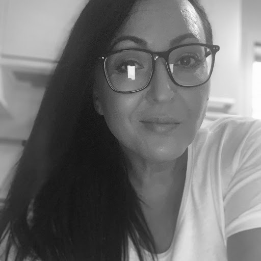 dana saracutu