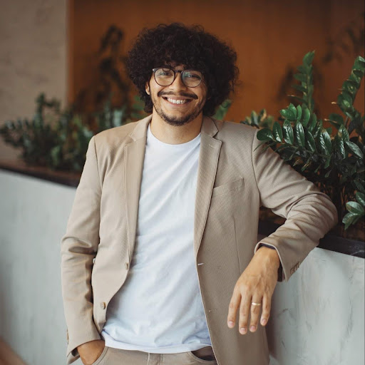 vitor roberto oliveira