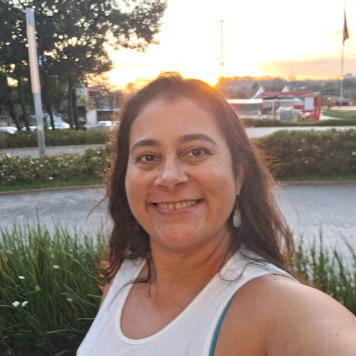 Renata Luz Lopes