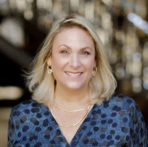 Julie Shafiki's avatar