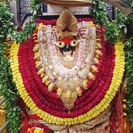 aadrshvaadii