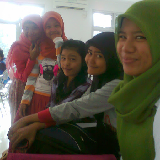 Reza Agustina profile icon