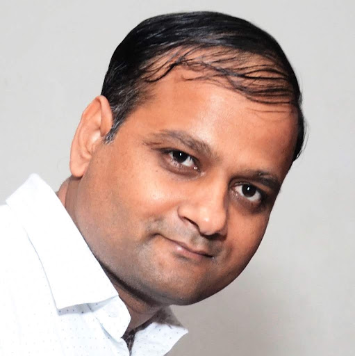 Dr Akhileshwar Pandey