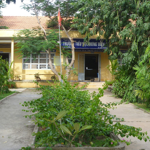 Hưng Điền A tiểu học