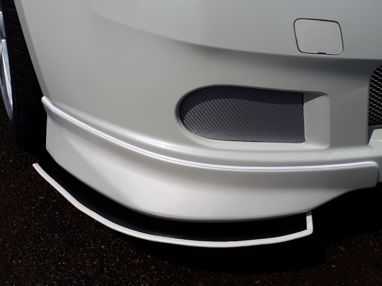 スイフトの納車から現在までの愛車・スイフトZC11S・DIY・エアロ取付・ローダウンに関するカスタム事例の投稿画像13枚目