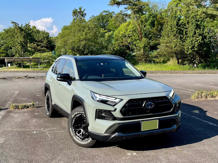 RAV4のBFGOODRICH・4×4engineering・トレールテレーン・Air/G Rocks・ハイブリッドアドベンチャーに関するカスタム事例の投稿画像1枚目