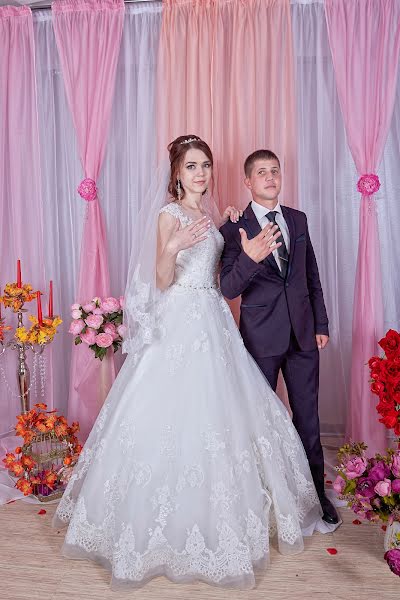 婚禮攝影師Anzhella Starkova（starkova）。2017 10月31日的照片