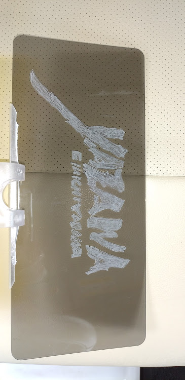 レオ7（レオセブン)さんが投稿したDIY・初ルーターで…・バイザーに……☆・日曜日暇ですに関するカスタム事例の投稿画像4枚目
