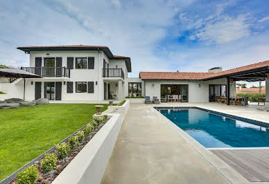 Maison avec piscine et jardin 20