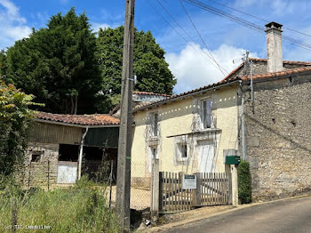 maison à Nanteuil-en-Vallée (16)