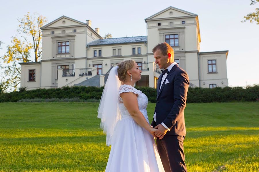 Wedding photographer Mariusz Pszczółkowski (anmaxstudio). Photo of 24 February 2020