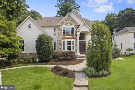 House with pool 1