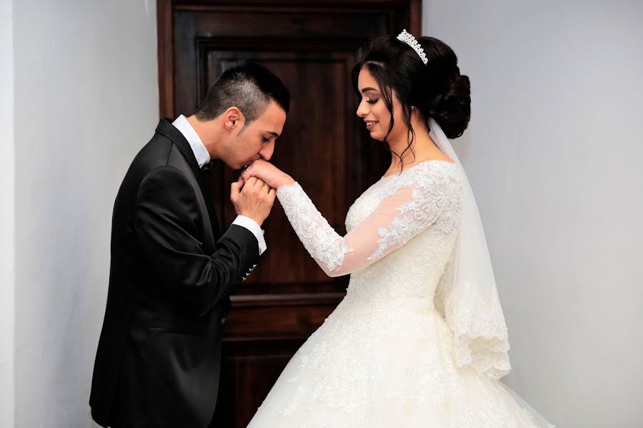 Wedding photographer Sahin Demirbilek (sahin). Photo of 8 March 2019