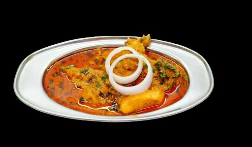 Plate Chicken Kolhapuri Masala (Gravy)