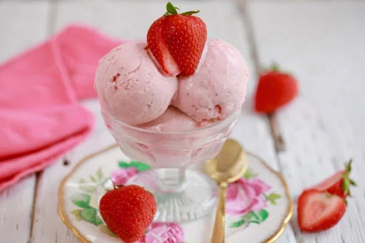 Strawberry Ice Cream (2 Scoops)