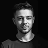 Poza scriitorului: Stefan