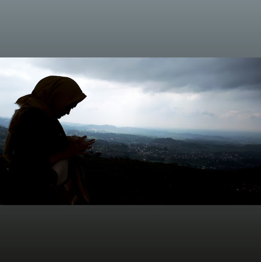 Monita Febri profile icon