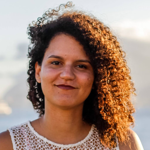 Cássia Farias Oliveira dos Santos (Conduzido)