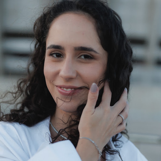 Ariana Andrade (Conduzido)