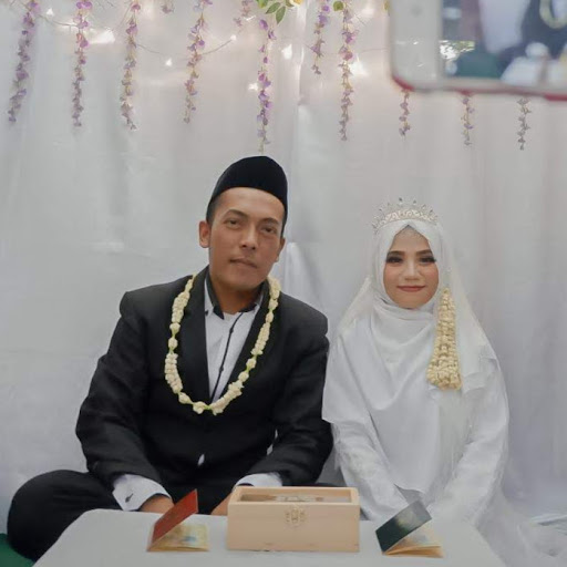 Tanti Febri profile icon