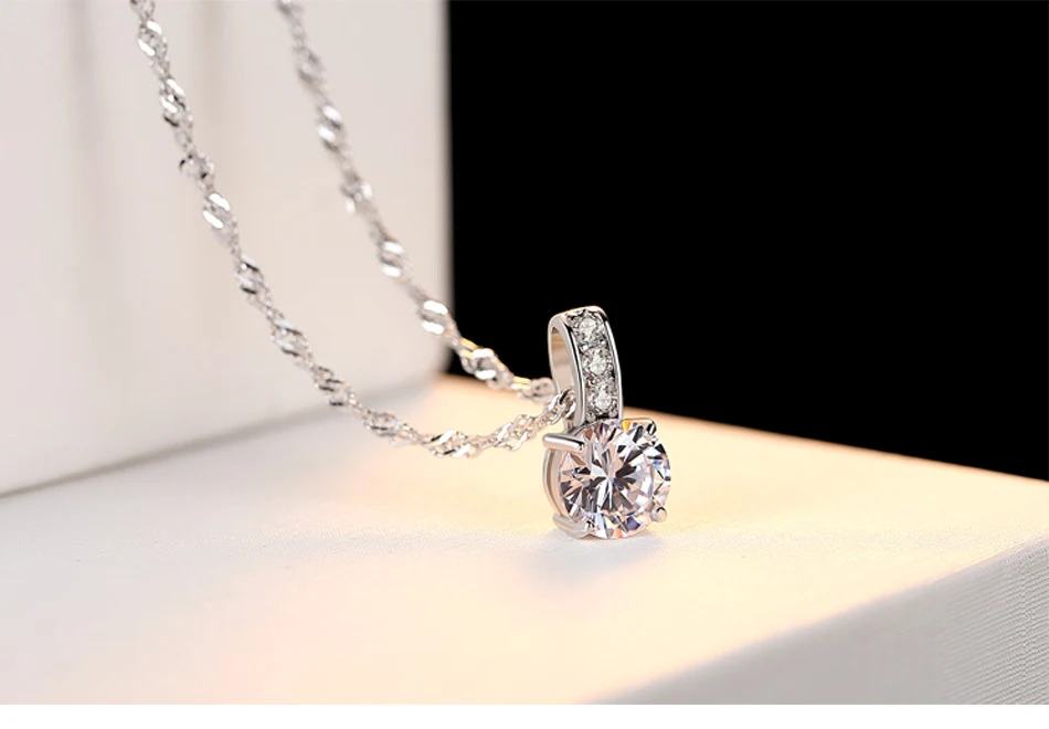 Title 2, Collier pendentif flèche argenté zircon pour fe...