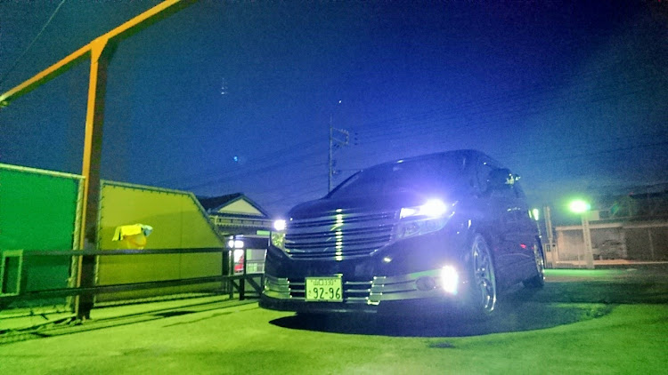 エルグランドの山口県・柳井市・コイン洗車場に関するカスタム事例の投稿画像1枚目