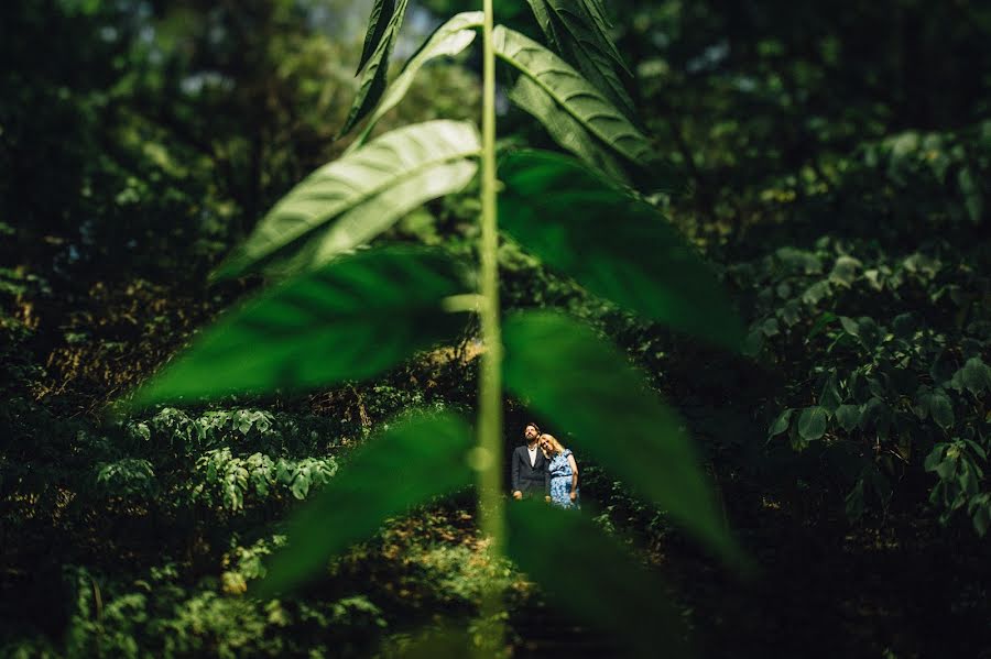 Fotograful de nuntă Maks Kerzhencev (maxkerzh). Fotografia din 14 august 2015