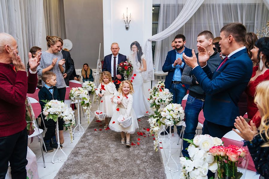 Fotógrafo de casamento Antonina Mazokha (antowik). Foto de 21 de março 2018