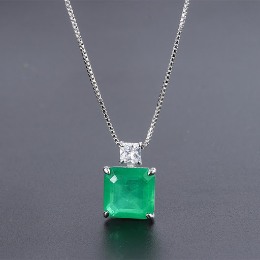 Title 7, Simulation Emerald Pendant Retro Womens Neckla...