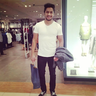 Abhishek Singh at Zara, DLF Cyber City,  photos