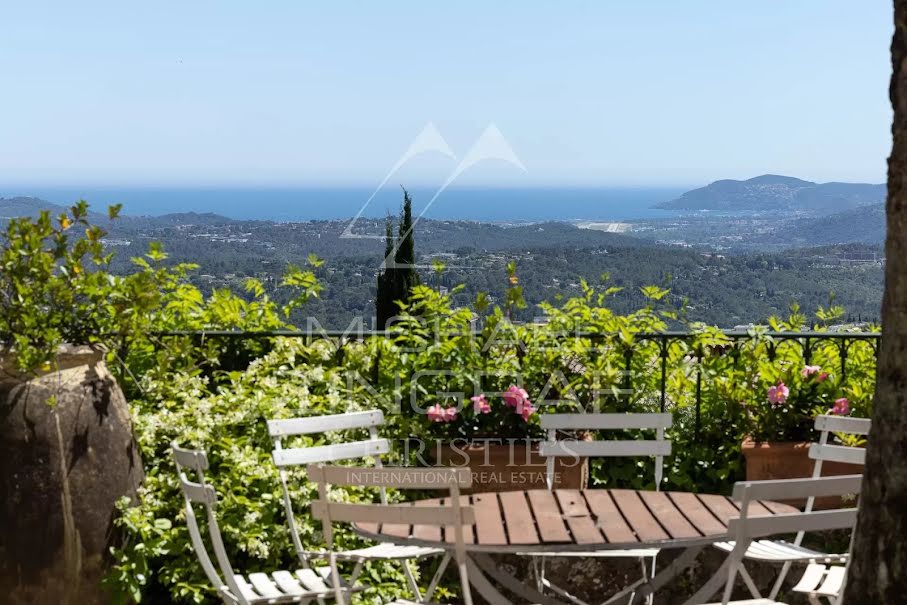 Vente villa 23 pièces 337 m² à Grasse (06130), 3 400 000 €