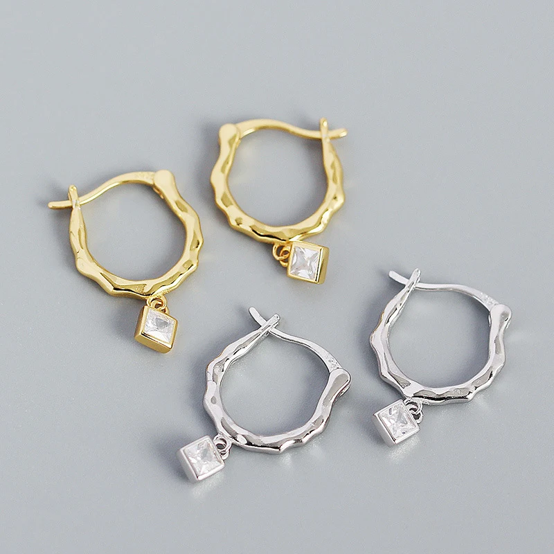 Boucles d'oreilles Rétro Irrégulières Femme avec Design Spécial