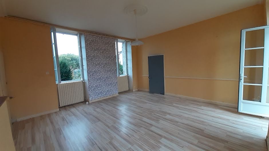 Vente maison 7 pièces 255 m² à Courlay (79440), 189 000 €